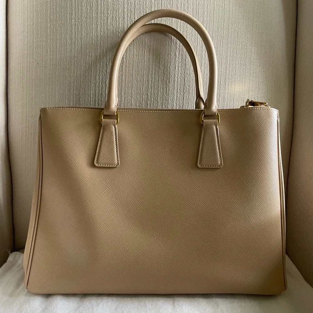 PRADA - Saffiano Large Galleria Double Zip Tote in Beige - Picture 7 of 16